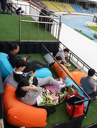 Seongnam FC Opens SKY Yogibo Zone at October 7 Home Match!